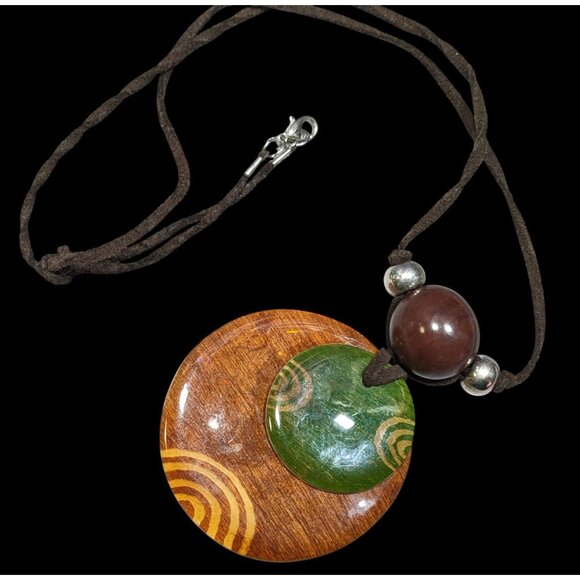 Retro Bohemian Painted Wooden Disc Pendant Necklace - Picture 1 of 6